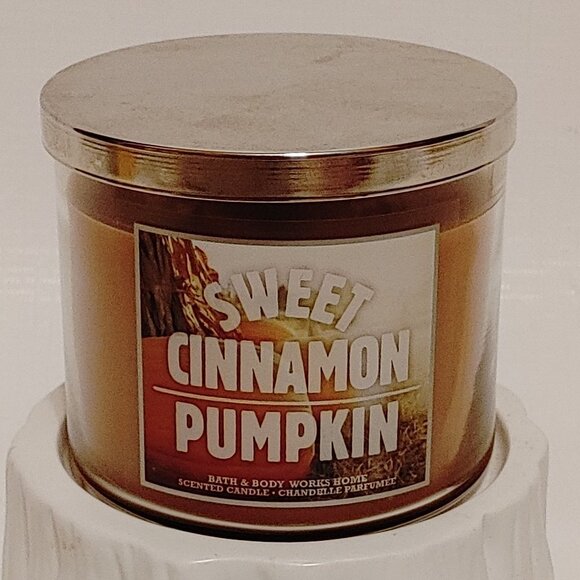 Bath and Body Works Sweet Cinnamon Pumpkin Three Wick Candle BNIP - Picture 1 of 5